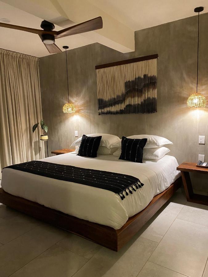 Отель Casa Bicachi - Adults Only Пуэрто-Эскондидо Экстерьер фото