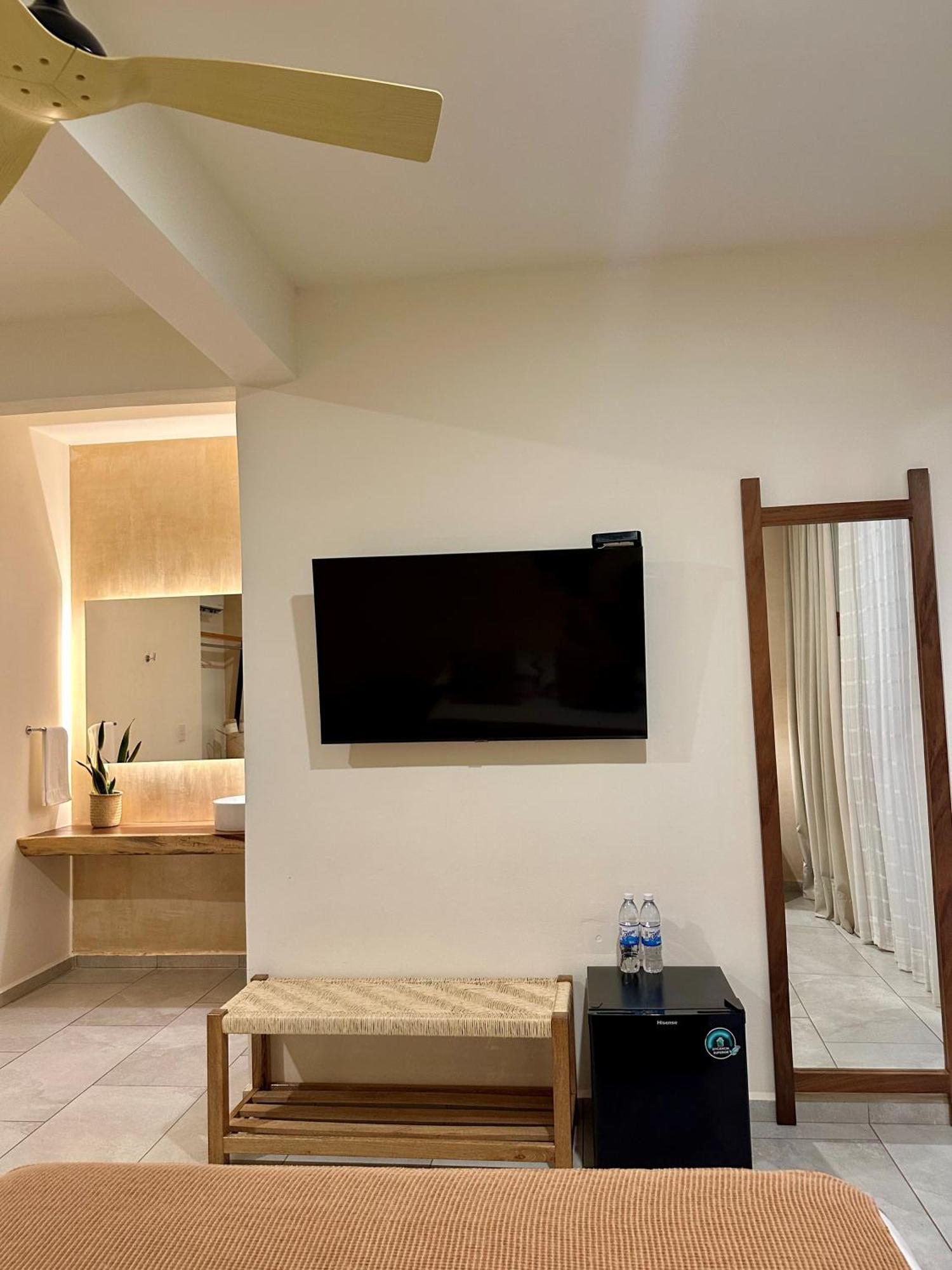 Отель Casa Bicachi - Adults Only Пуэрто-Эскондидо Экстерьер фото