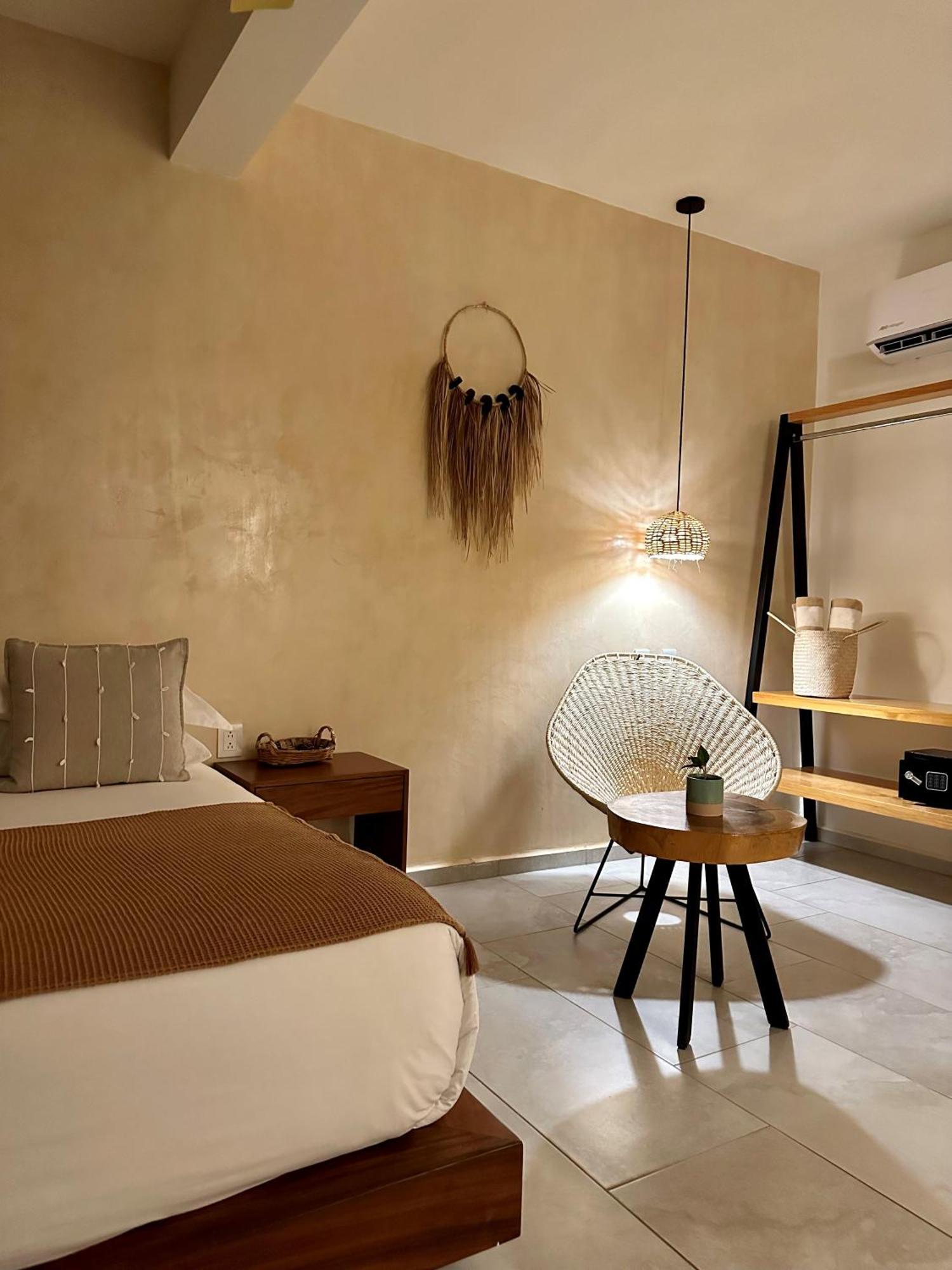 Отель Casa Bicachi - Adults Only Пуэрто-Эскондидо Экстерьер фото