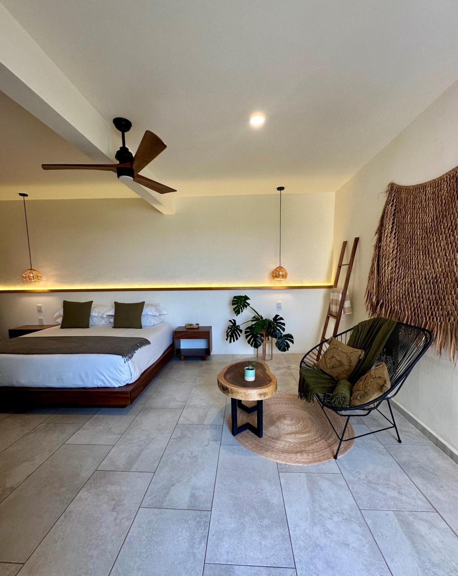 Отель Casa Bicachi - Adults Only Пуэрто-Эскондидо Экстерьер фото