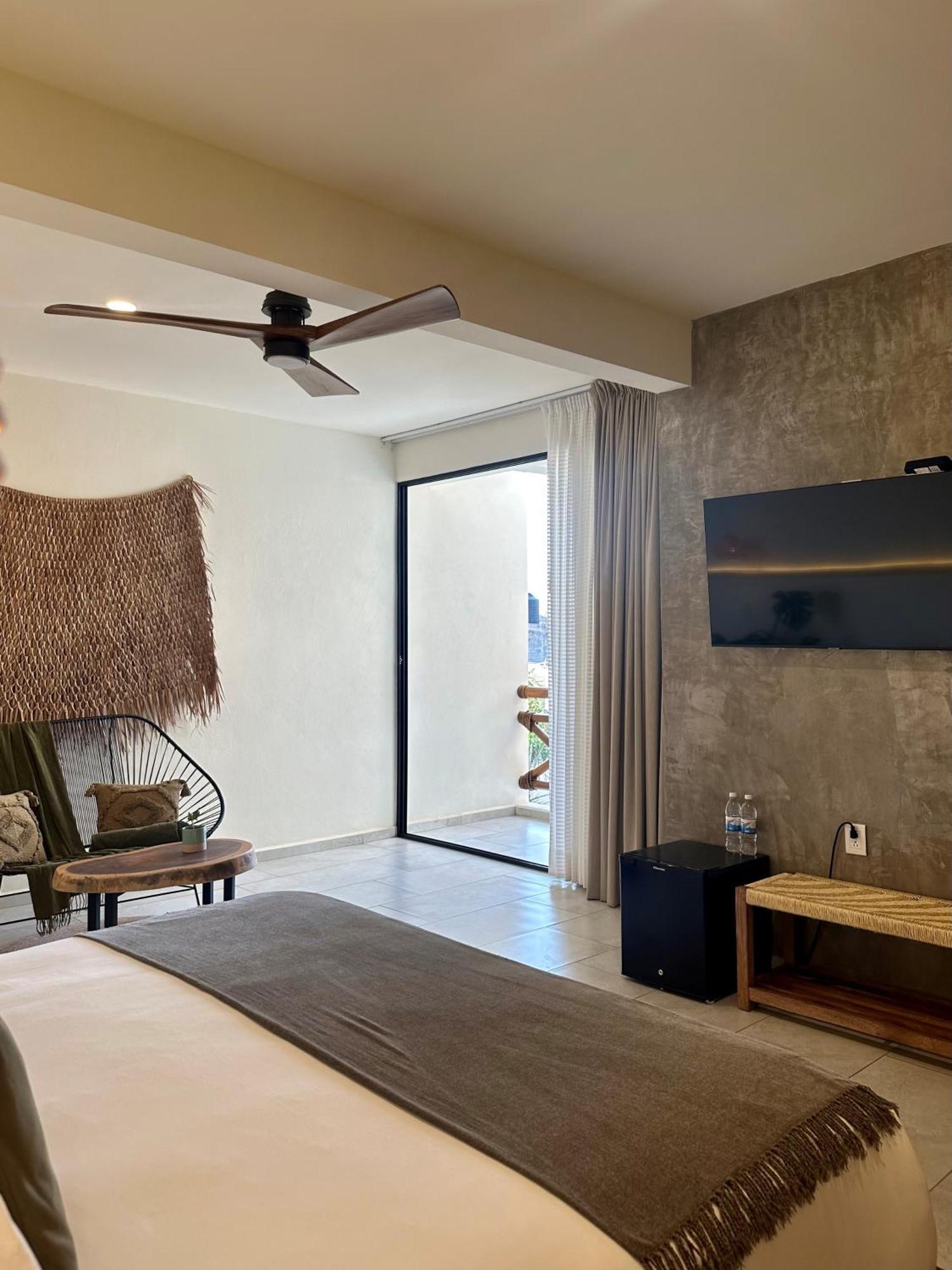 Отель Casa Bicachi - Adults Only Пуэрто-Эскондидо Экстерьер фото