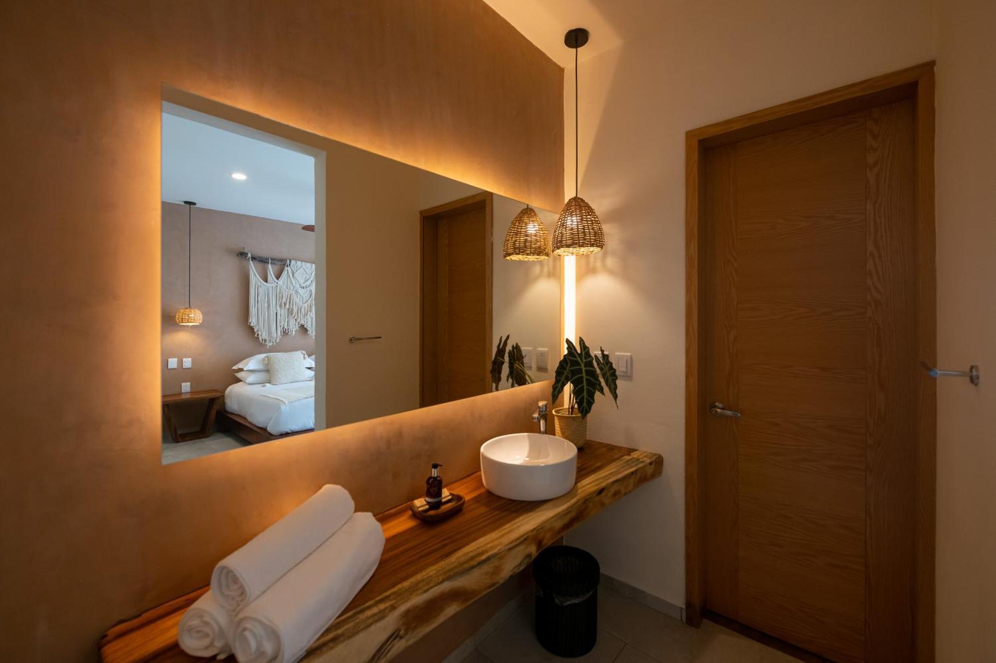 Отель Casa Bicachi - Adults Only Пуэрто-Эскондидо Экстерьер фото