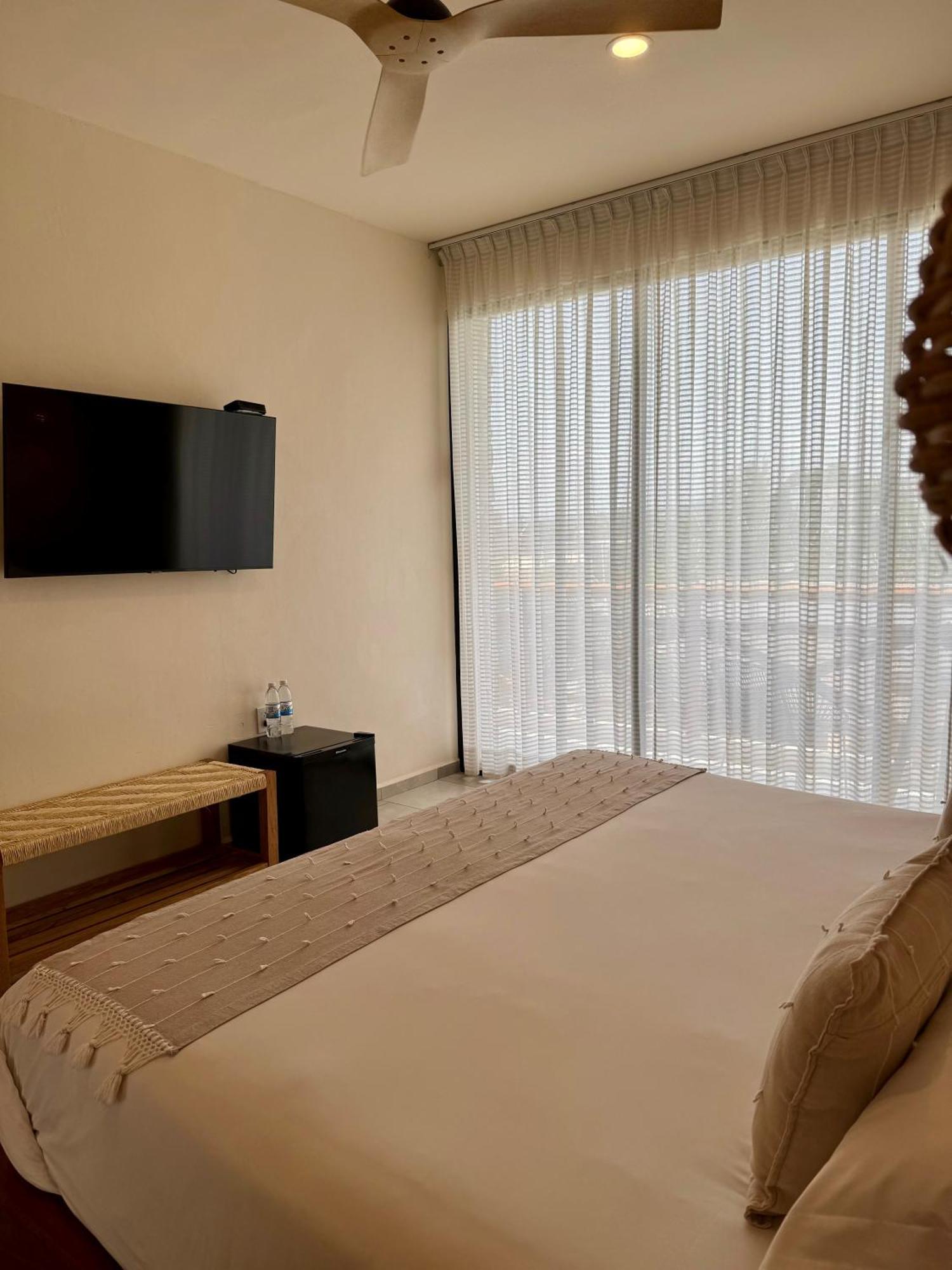 Отель Casa Bicachi - Adults Only Пуэрто-Эскондидо Экстерьер фото